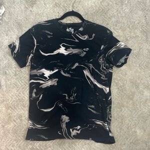 Hollister tshirt